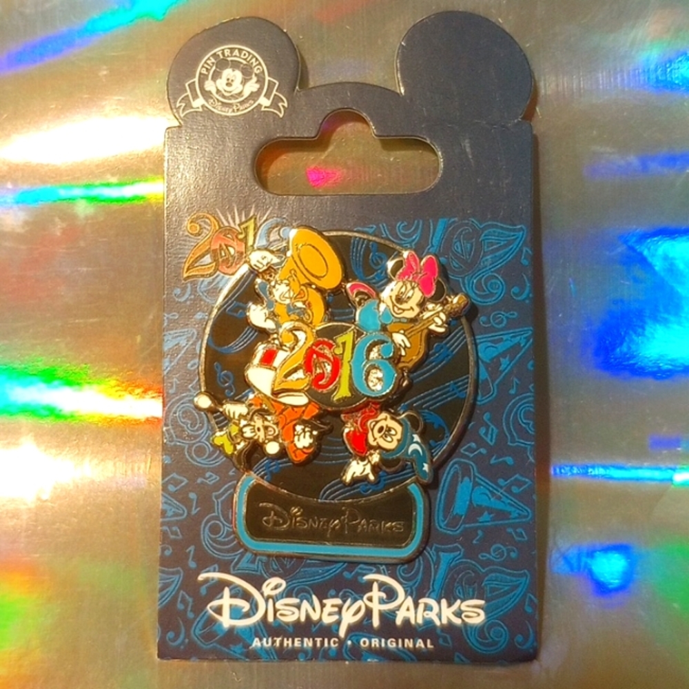 2016 Disney Parks spinner trading pin